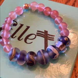 Elle V design bracelet